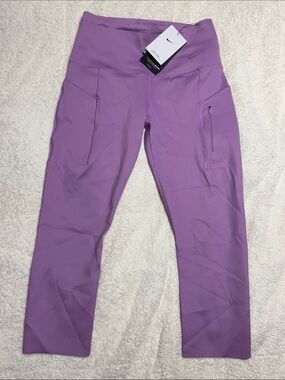 NEW w/ tags - Nike Lavender Cropped smooth Athletic Leggings
